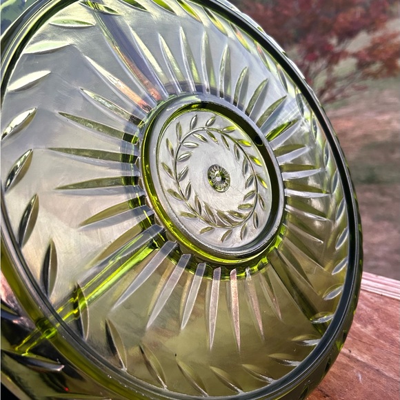 Vintage Indiana Glass Co. Avocado Green Veggie Platter Mid Century - Picture 4 of 8